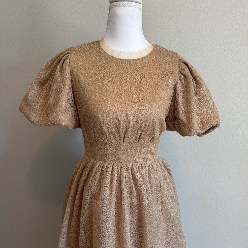 NWT Klesis Open Back Pearl‎ Midi Dress Puffed Sleeve Textured Tan Neutral Small - Picture 8 of 12